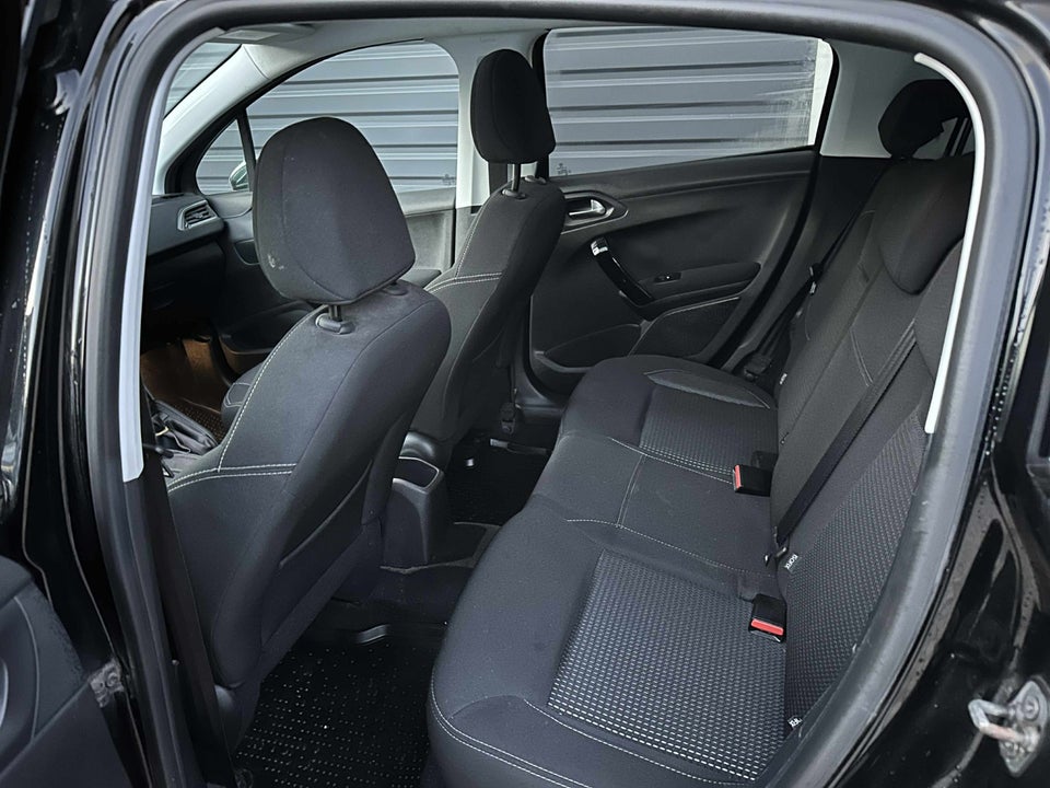 Peugeot 208 1,6 BlueHDi 100 Allure Sky 5d