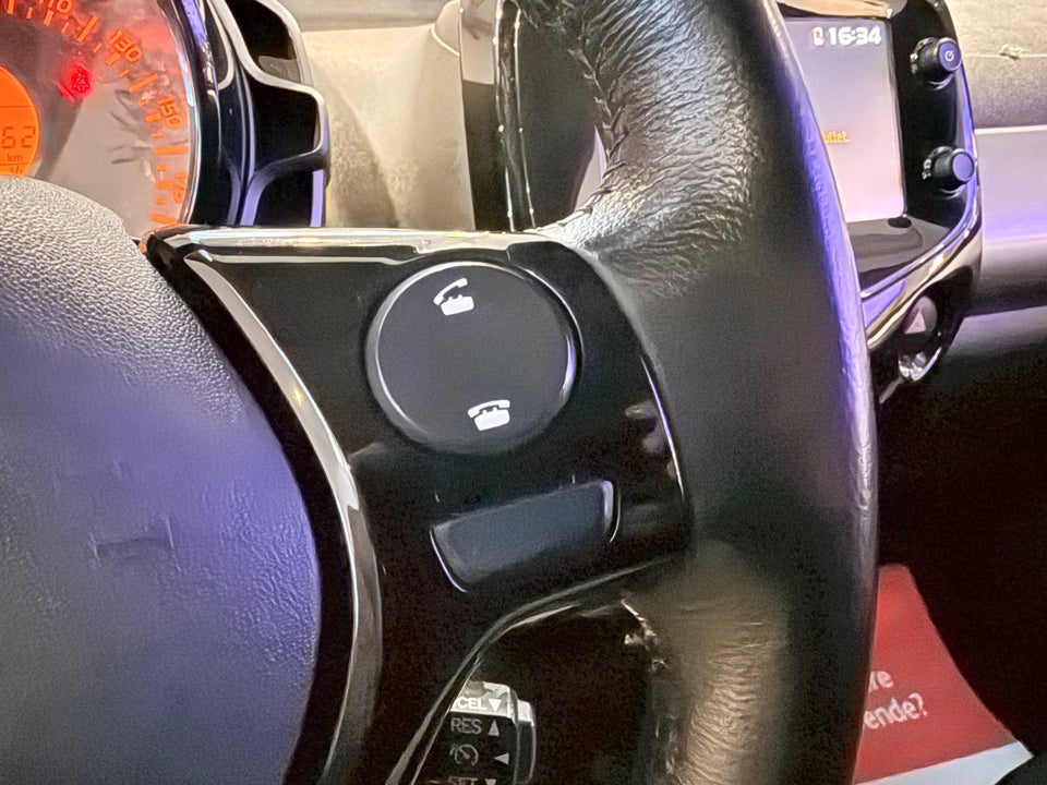 Peugeot 108 1,0 e-VTi 69 More 5d