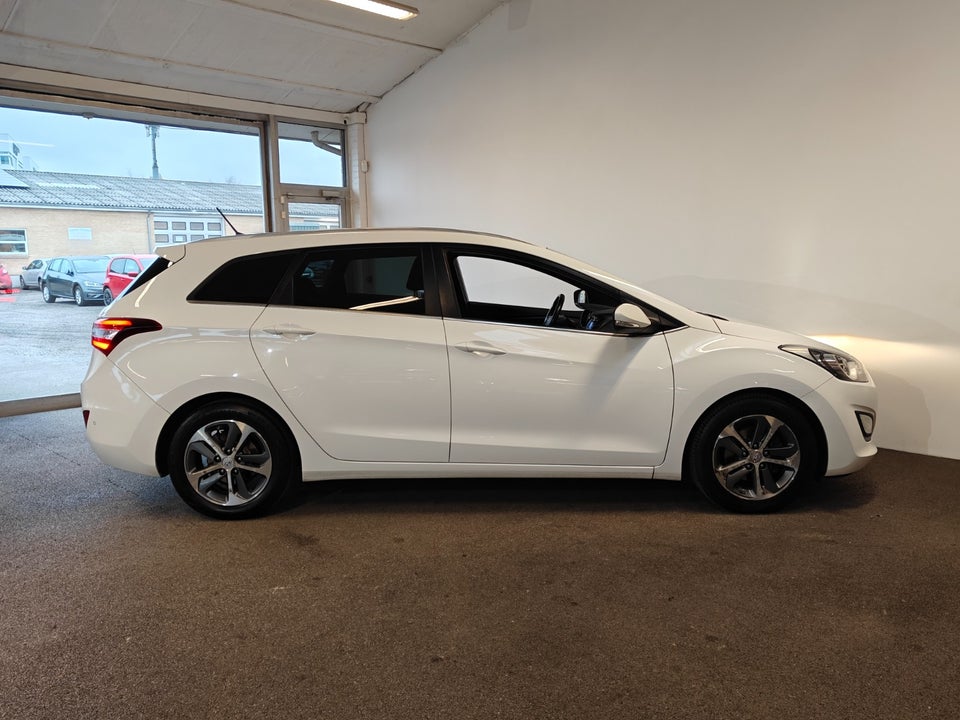 Hyundai i30 1,6 CRDi 110 Active+ CW 5d