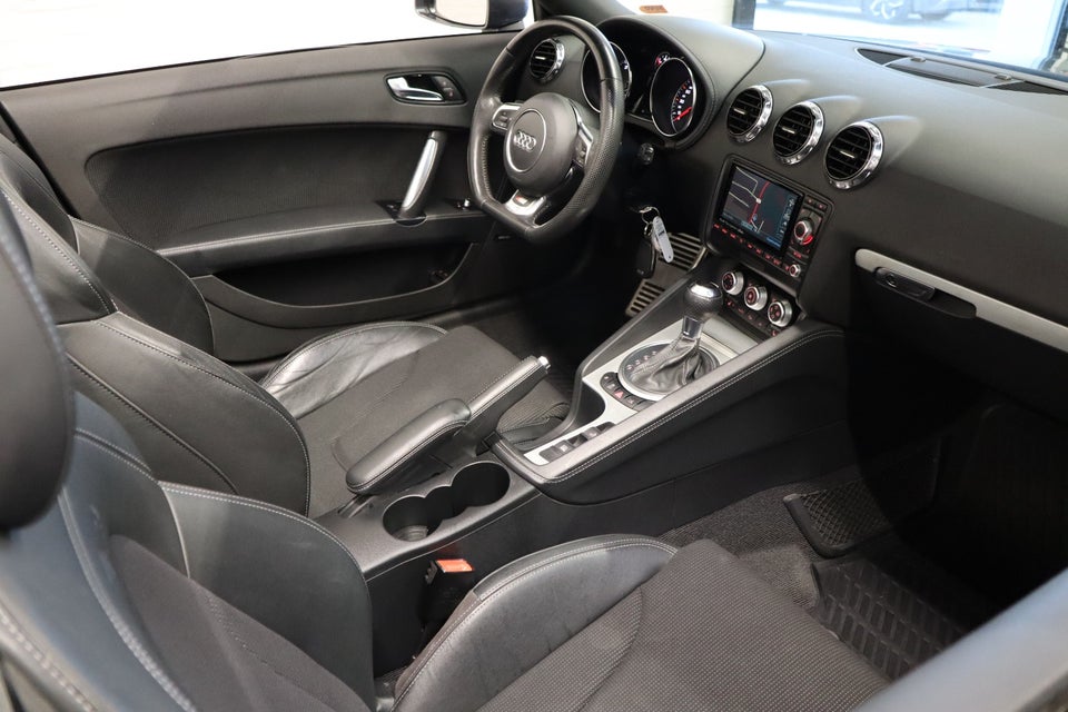 Audi TT 2,0 TFSi 211 Roadster quattro S-tr. 2d