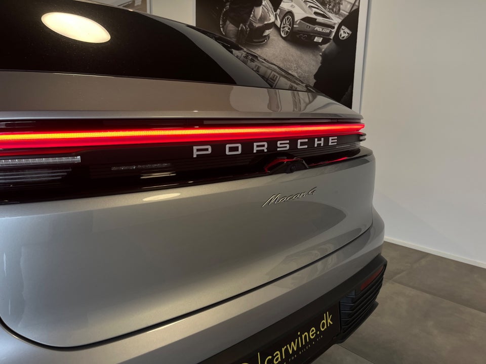 Porsche Macan 4 5d
