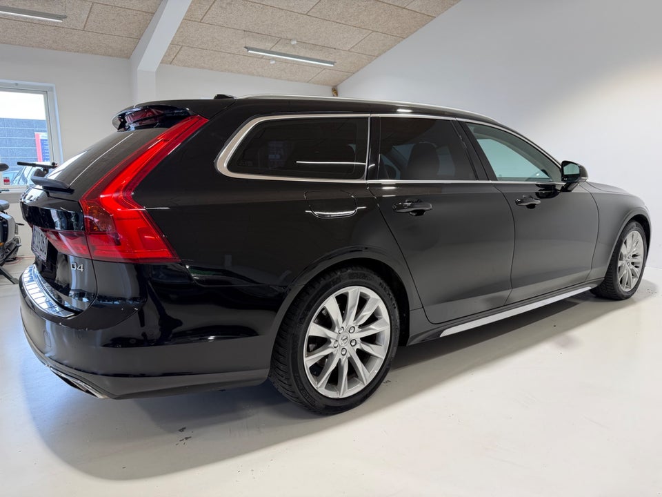 Volvo V90 2,0 D4 190 Momentum aut. 5d