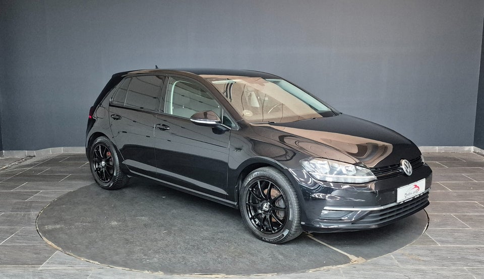 VW Golf VII 1,6 TDi 115 Comfortline 5d