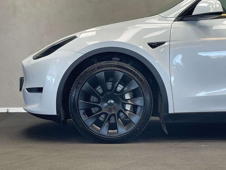 Tesla Model Y Long Range AWD 5d