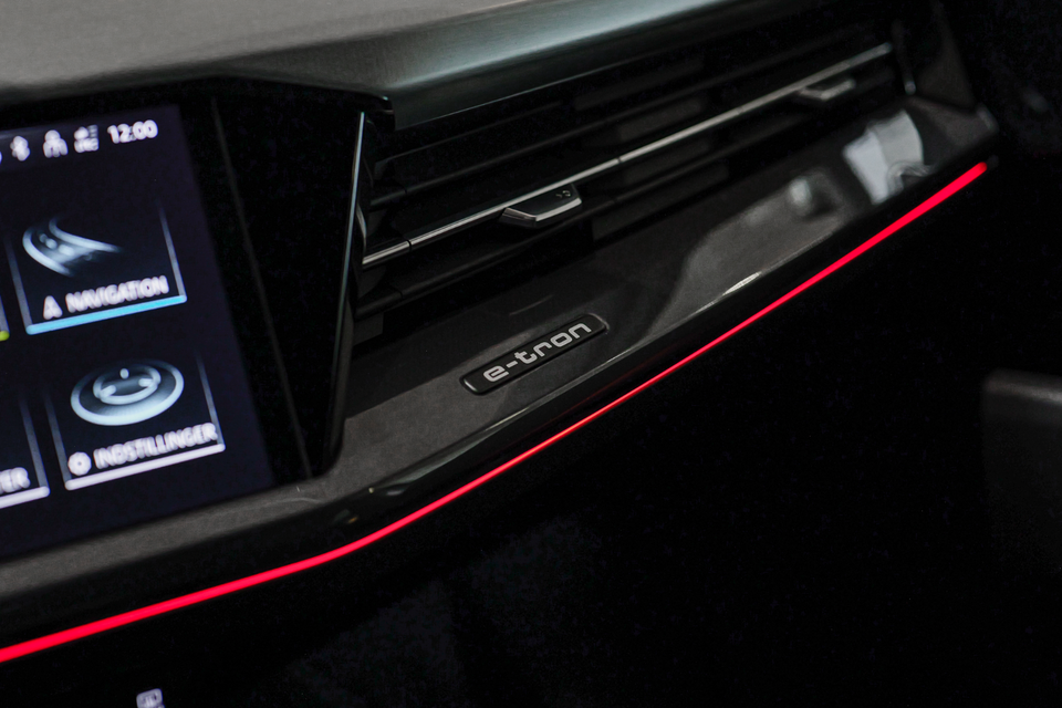 Audi Q4 e-tron 45 S-line quattro 5d