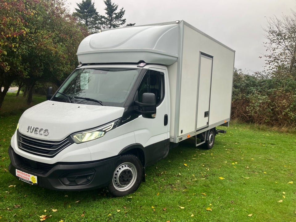 Iveco Daily 2,3 35S16 4100mm Box m/lift AG8
