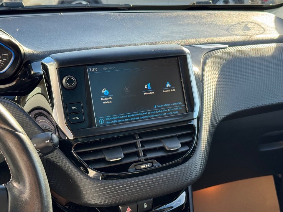 Peugeot 2008 1,6 BlueHDi 100 Allure Sky 5d