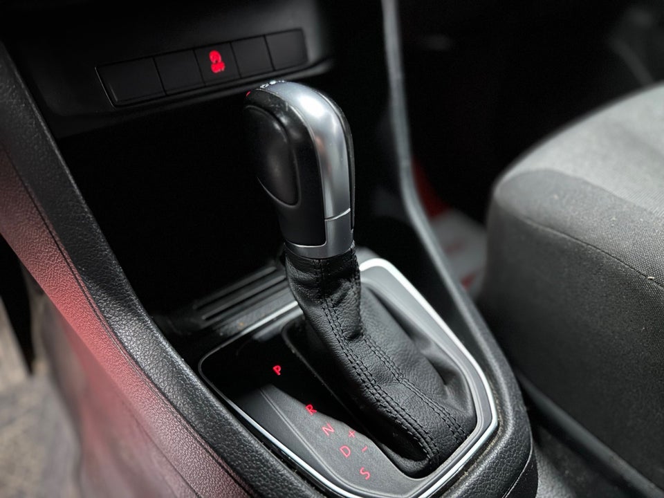 VW Caddy 2,0 TDi 102 DSG BMT Van 4d