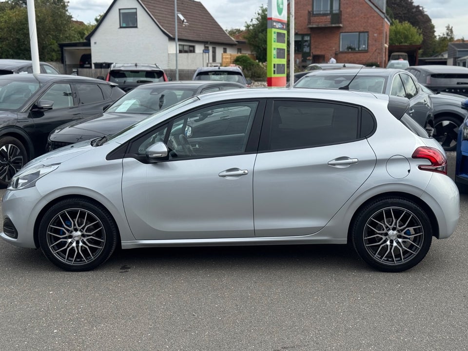 Peugeot 208 1,6 BlueHDi 100 Envy 5d