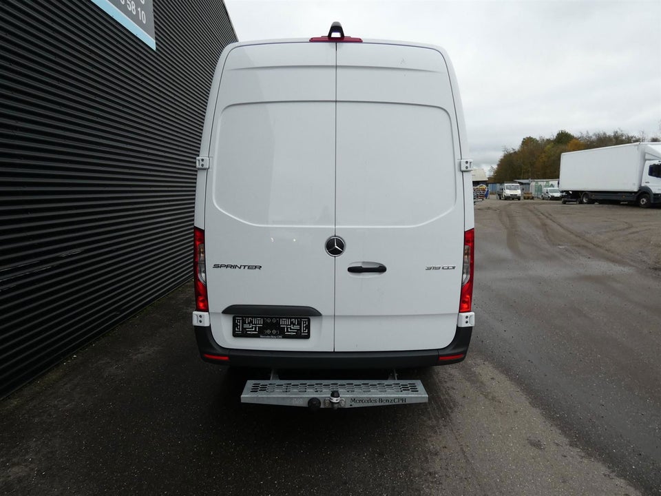 Mercedes Sprinter 319 2,0 CDi A2 Kassevogn aut. RWD