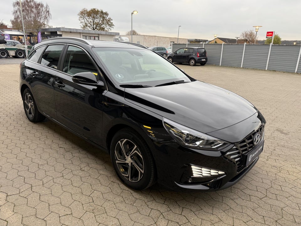 Hyundai i30 1,0 T-GDi Essential DCT 5d