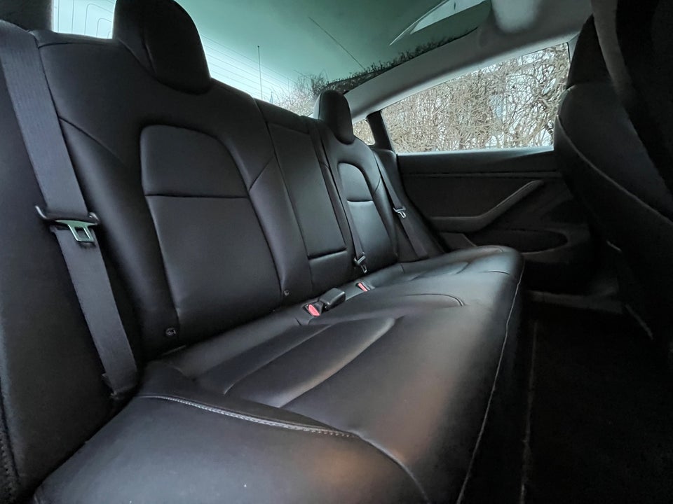 Tesla Model 3 Long Range AWD 4d