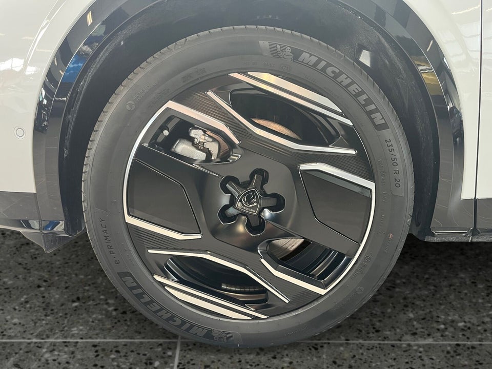 Peugeot e-3008 77 GT Pack 5d