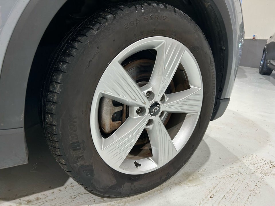 Audi Q4 e-tron 40  5d