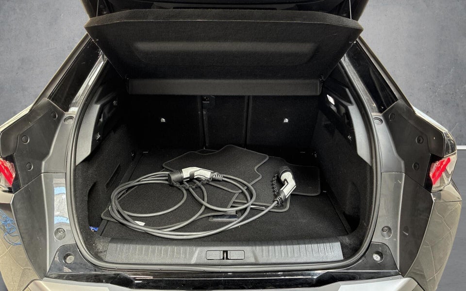 Peugeot e-3008 77 GT Pack 5d