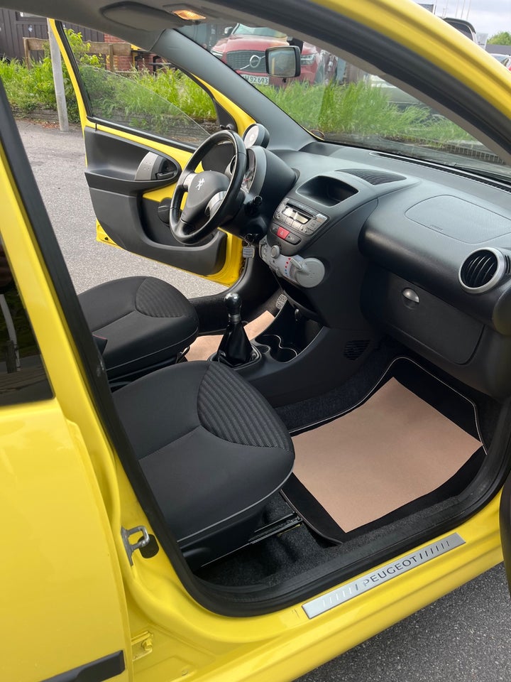 Peugeot 107 1,0 Sportium 5d