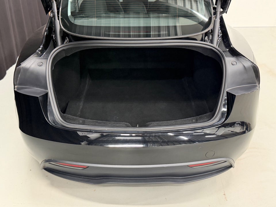 Tesla Model 3 RWD 4d