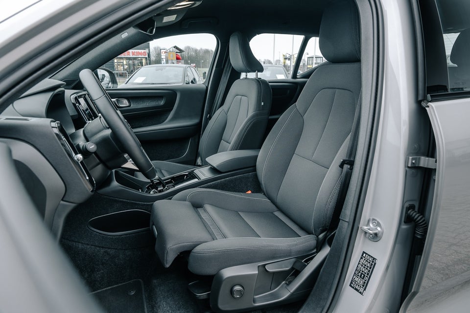 Volvo EX40 Extended Range Core 5d