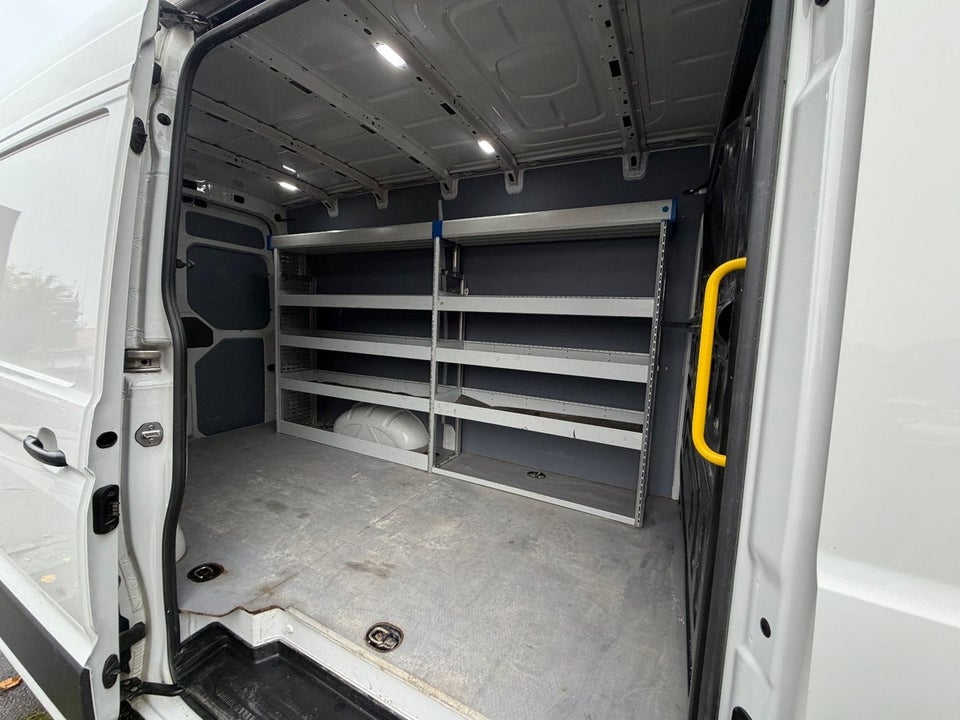 VW Crafter 35 2,0 TDi 177 Kassevogn L3H2
