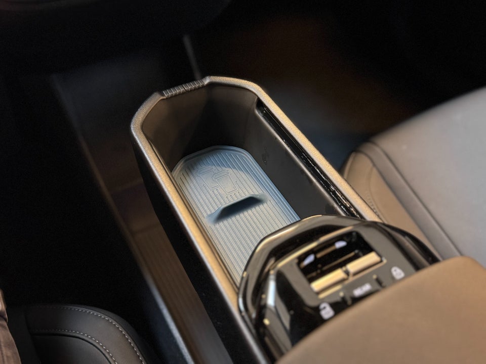 Volvo EX30 Extended Range Plus 5d