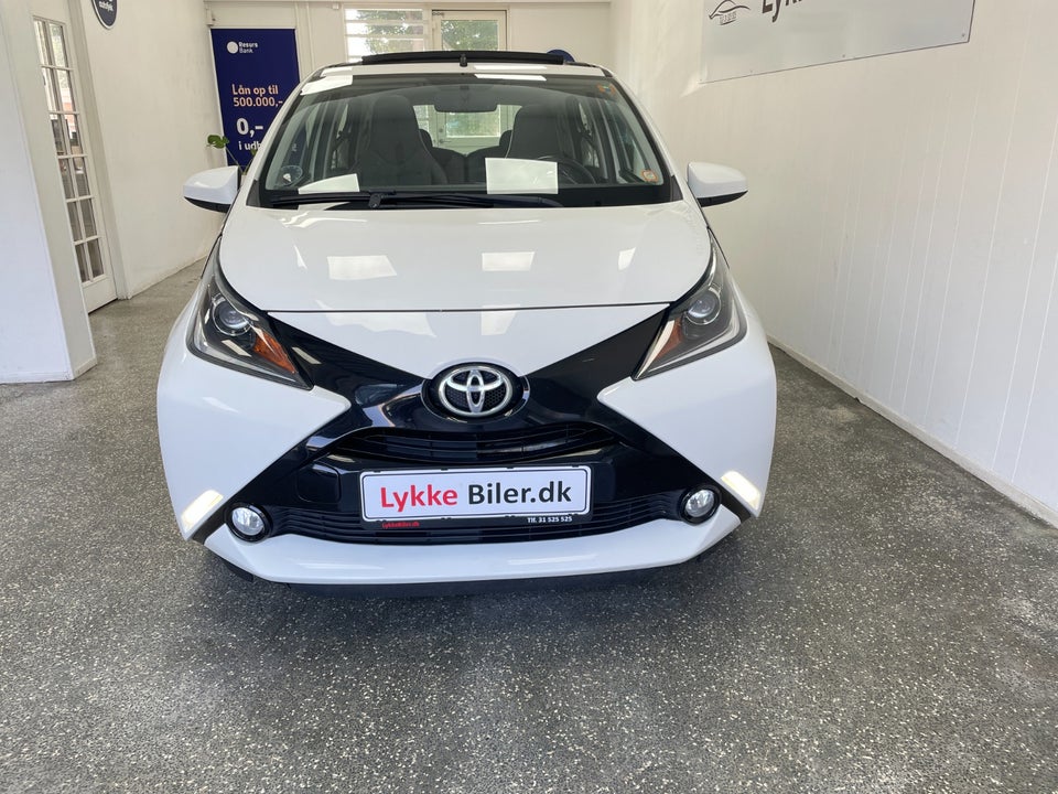 Toyota Aygo 1,0 VVT-i x-wave Sky 5d