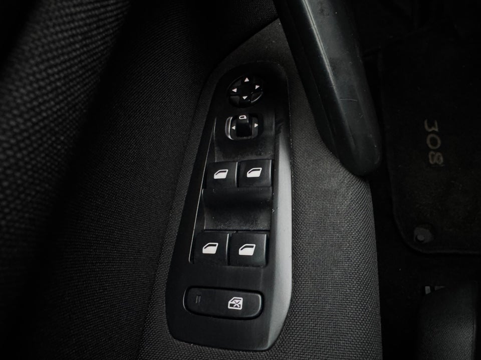 Peugeot 308 1,6 BlueHDi 120 Active SW 5d