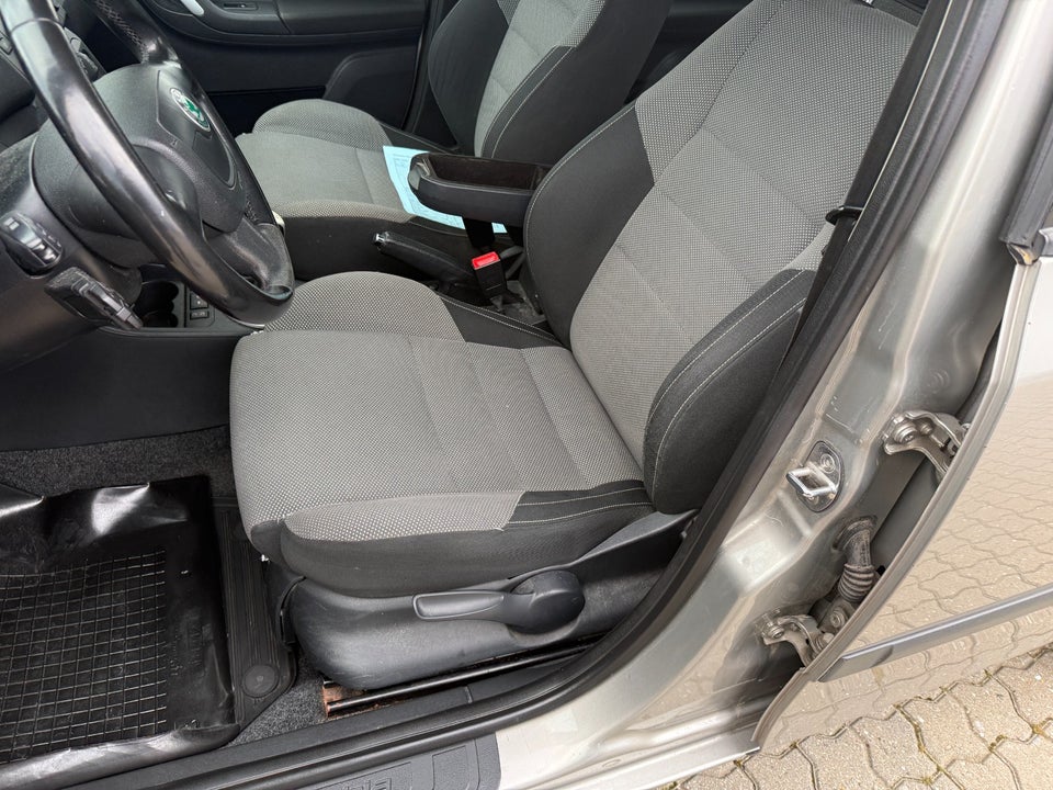 Skoda Fabia 1,4 16V Ambiente Combi 5d