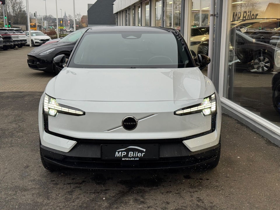 Volvo EX30 Extended Range Plus 5d