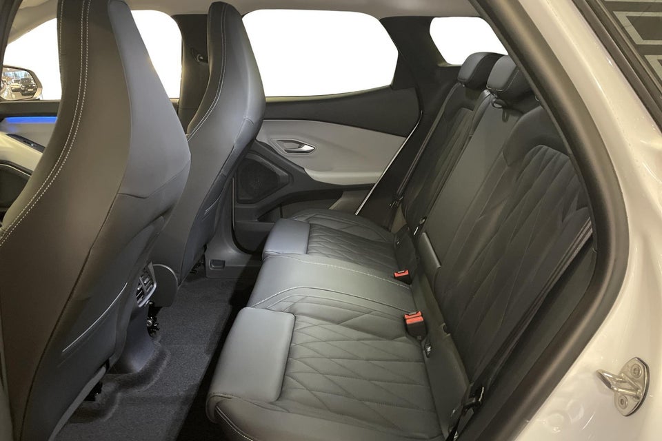 Ford Explorer 82 Premium Extended Range 5d