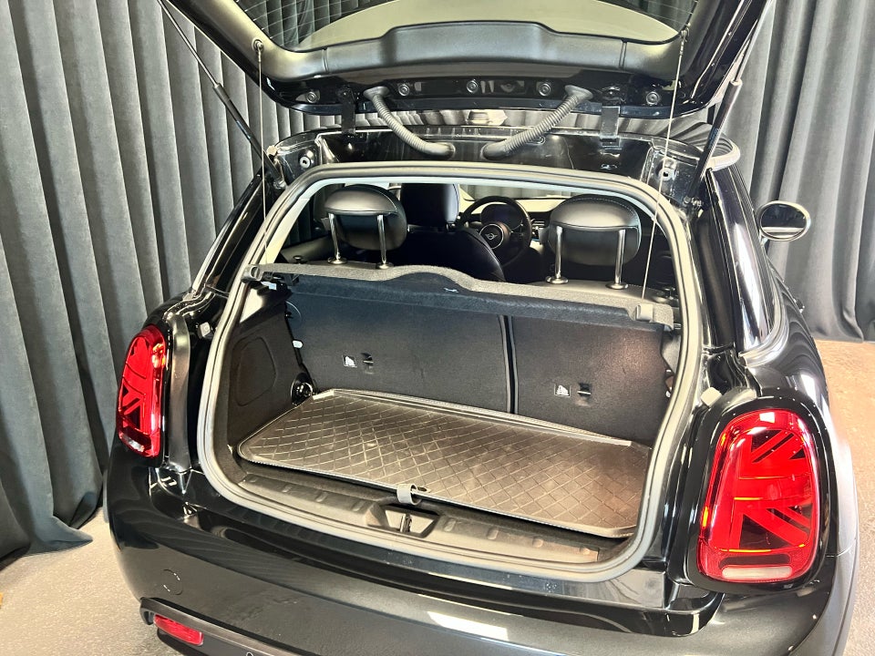 MINI Cooper SE Classic Trim 3d