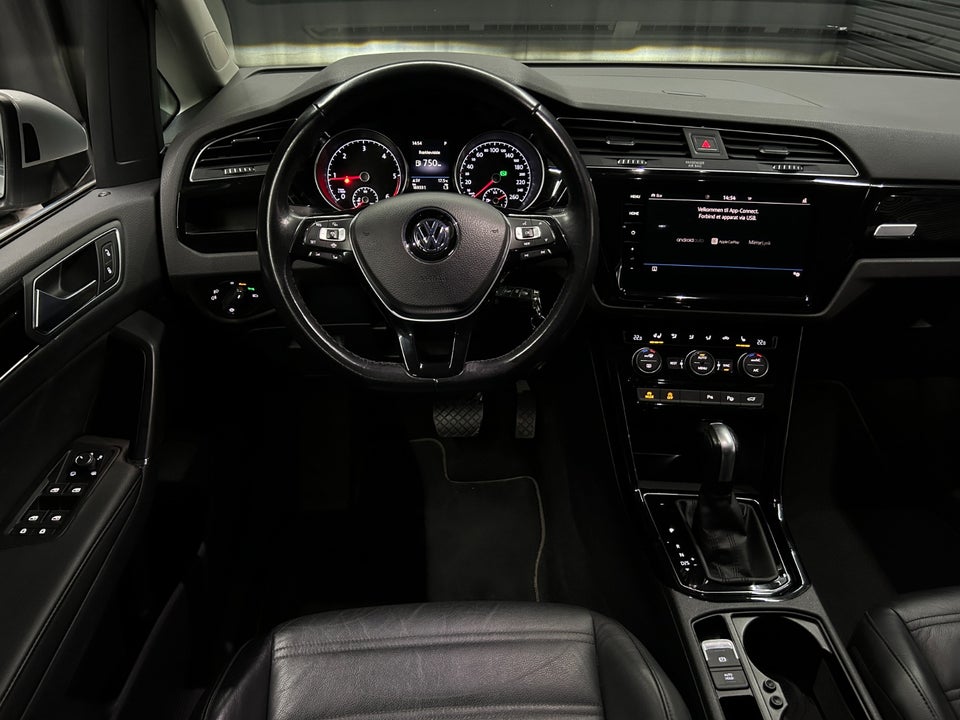 VW Touran 2,0 TDi 150 Highline DSG 7prs 5d