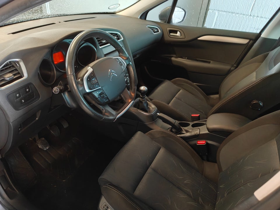 Citroën C4 1,6 e-HDi 112 Seduction 5d