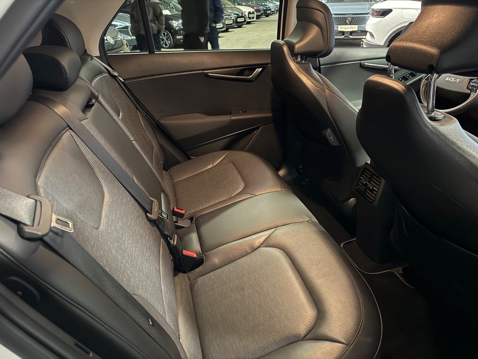 Kia Niro 64 EV Upgrade 5d