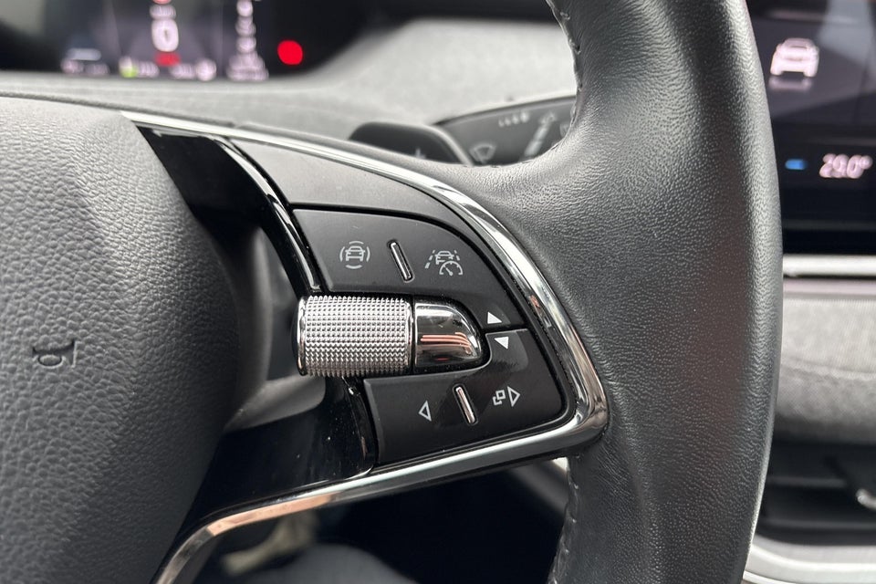 Skoda Enyaq 60 iV Plus 5d