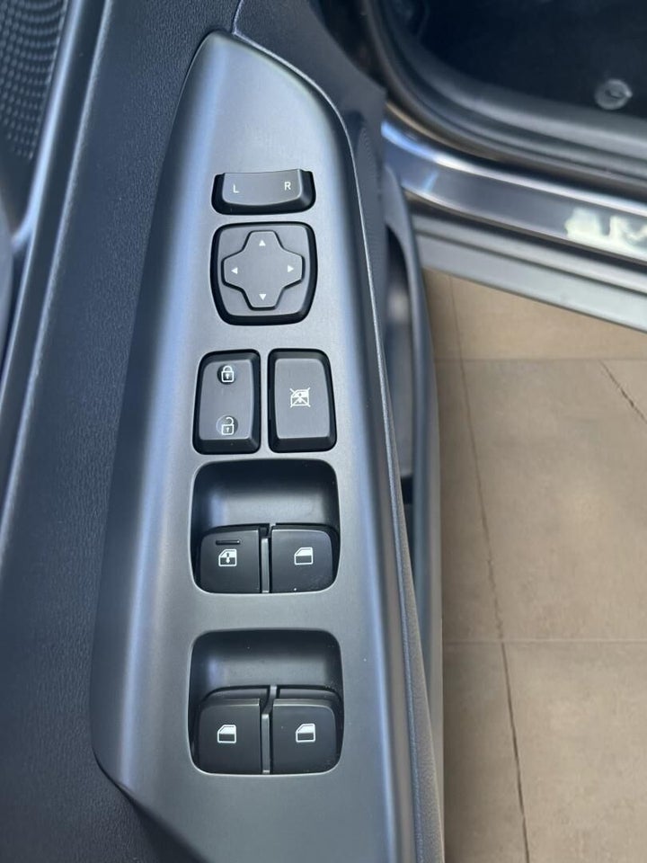 Hyundai Kona 39 EV Essential 5d