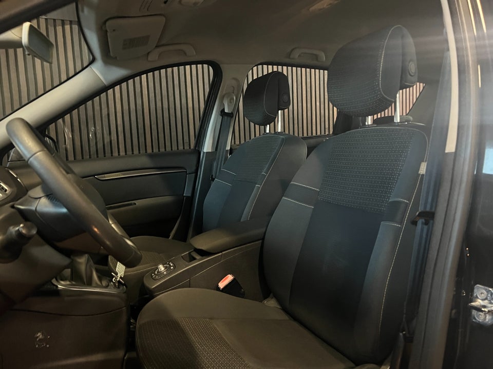 Renault Grand Scenic III 2,0 dCi 150 Dynamique aut. 7prs 5d