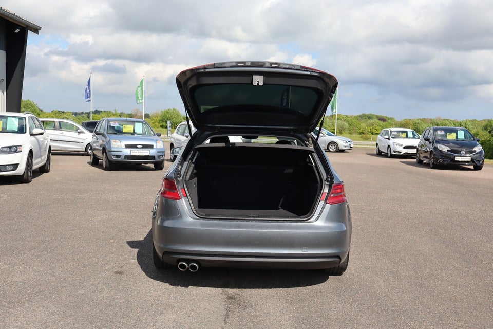 Audi A3 1,4 TFSi 125 Attraction Sportback 5d