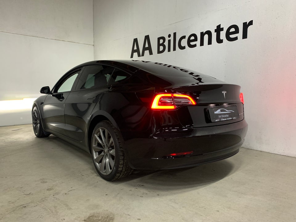 Tesla Model 3 Long Range AWD 4d