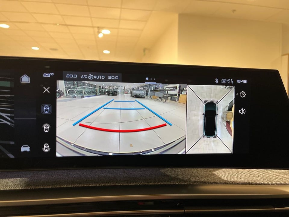 Peugeot e-3008 77 GT Pack 5d