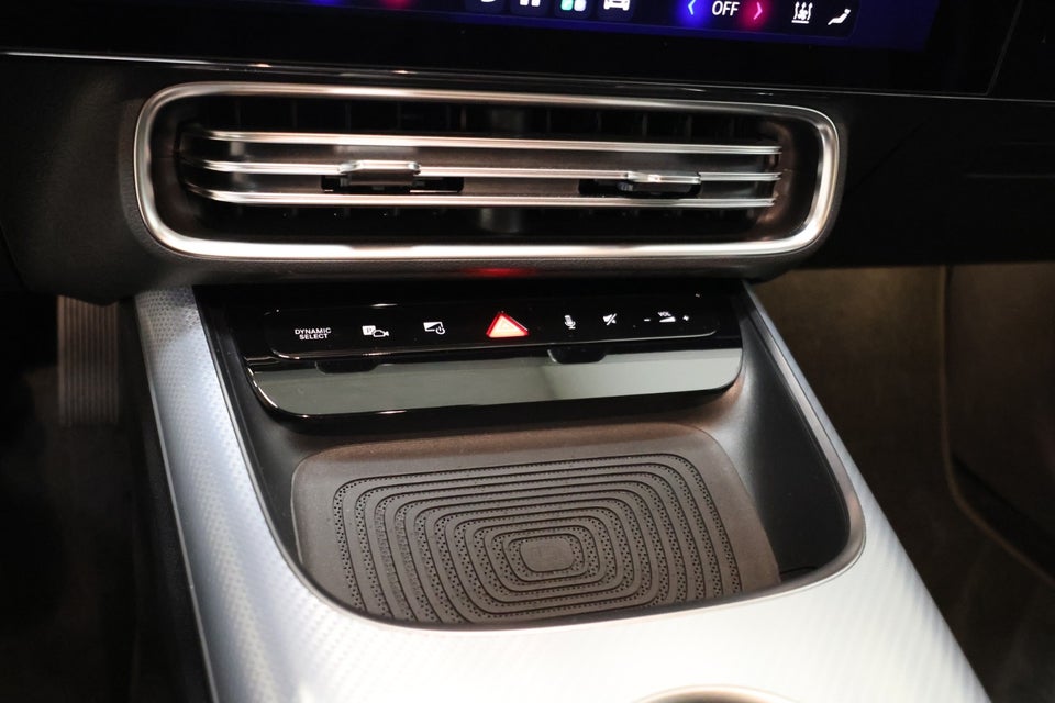 Mercedes CLA350 EQ 4Matic 4d