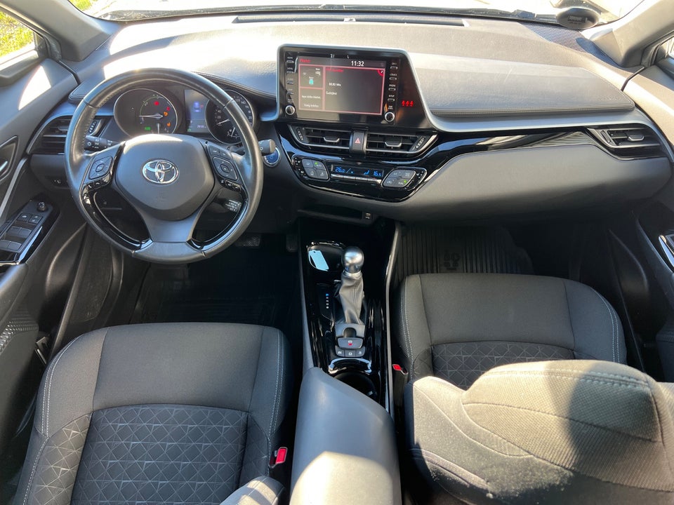 Toyota C-HR 1,8 Hybrid C-LUB Premium CVT 5d