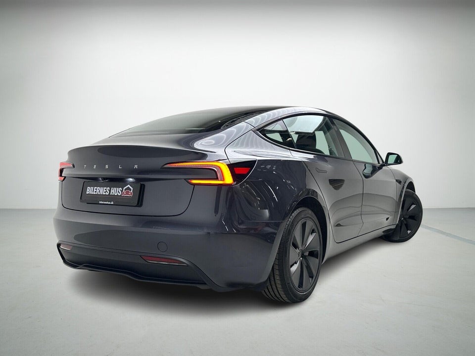 Tesla Model 3 Long Range RWD 4d