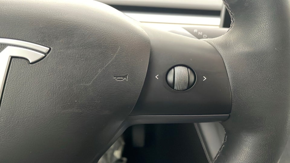 Tesla Model Y Long Range AWD 5d