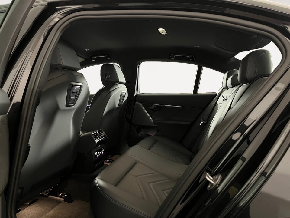 BMW i5 eDrive40 Fully Charged 4d