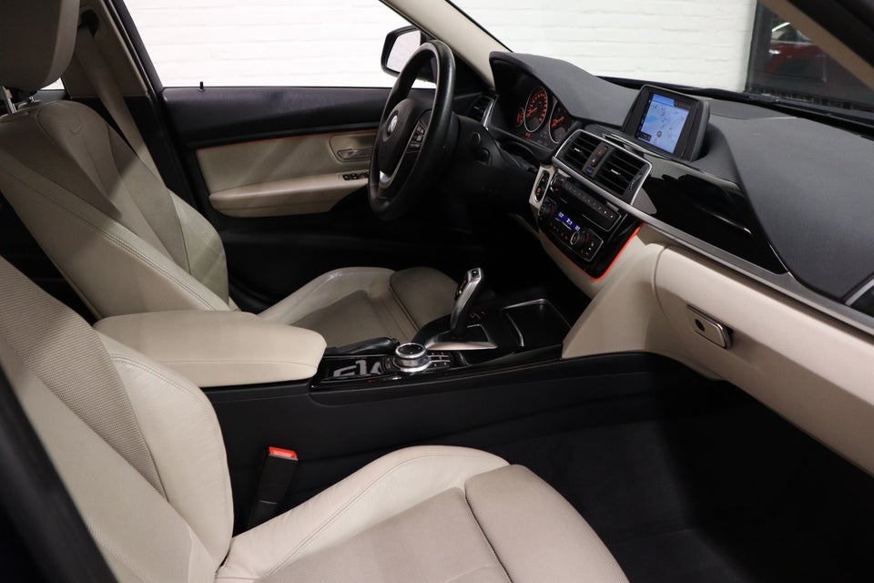 BMW 330d 3,0 Advantage aut. 4d