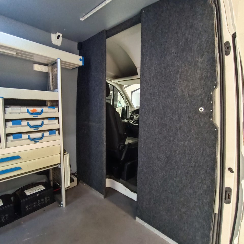 VW Crafter 35 2,0 TDi 140 Kassevogn L3H2
