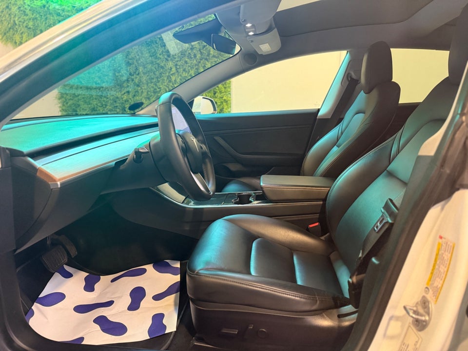 Tesla Model 3 Long Range AWD 4d