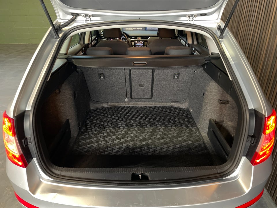 Skoda Octavia 2,0 TDi 150 Ambition Combi 5d