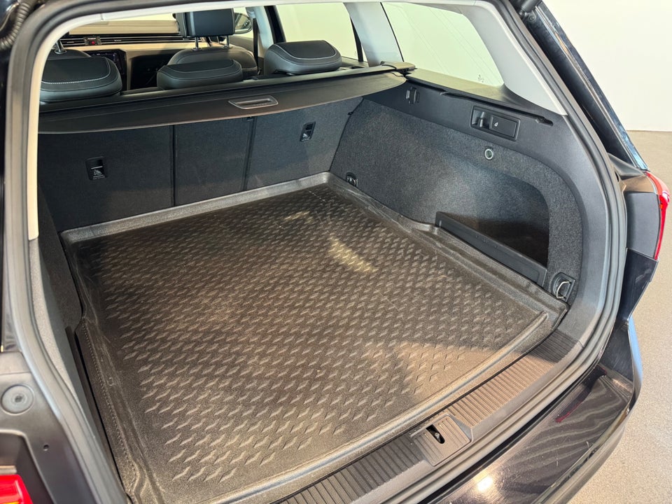 VW Passat 1,5 TSi 150 Elegance+ Variant DSG 5d