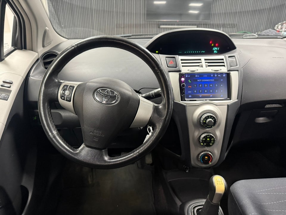 Toyota Yaris 1,3 Luna 5d